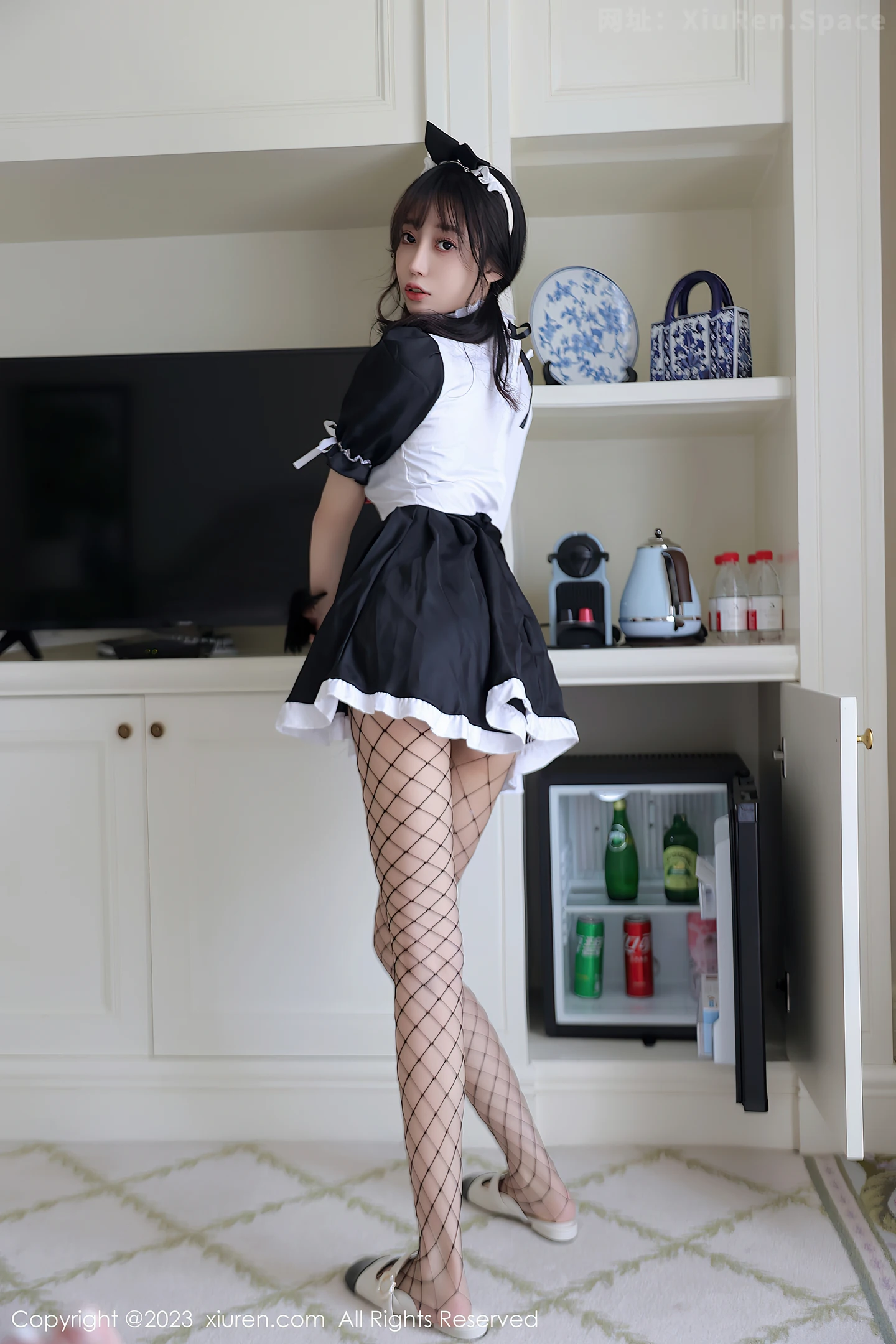 图片[4]-[XiuRen秀人网]VOL.7217 模特玥儿玥er黑白色女仆服露性感薄透内衣秀完美身材诱惑写真75P-秀人网官方网站